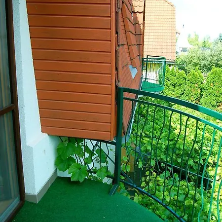 Sunnyside Apartman Апартаменты *